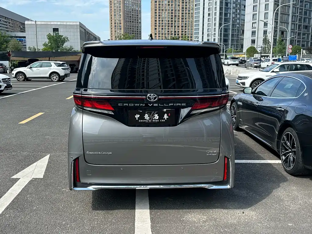 Toyota Vellfire 2024 — фото 3