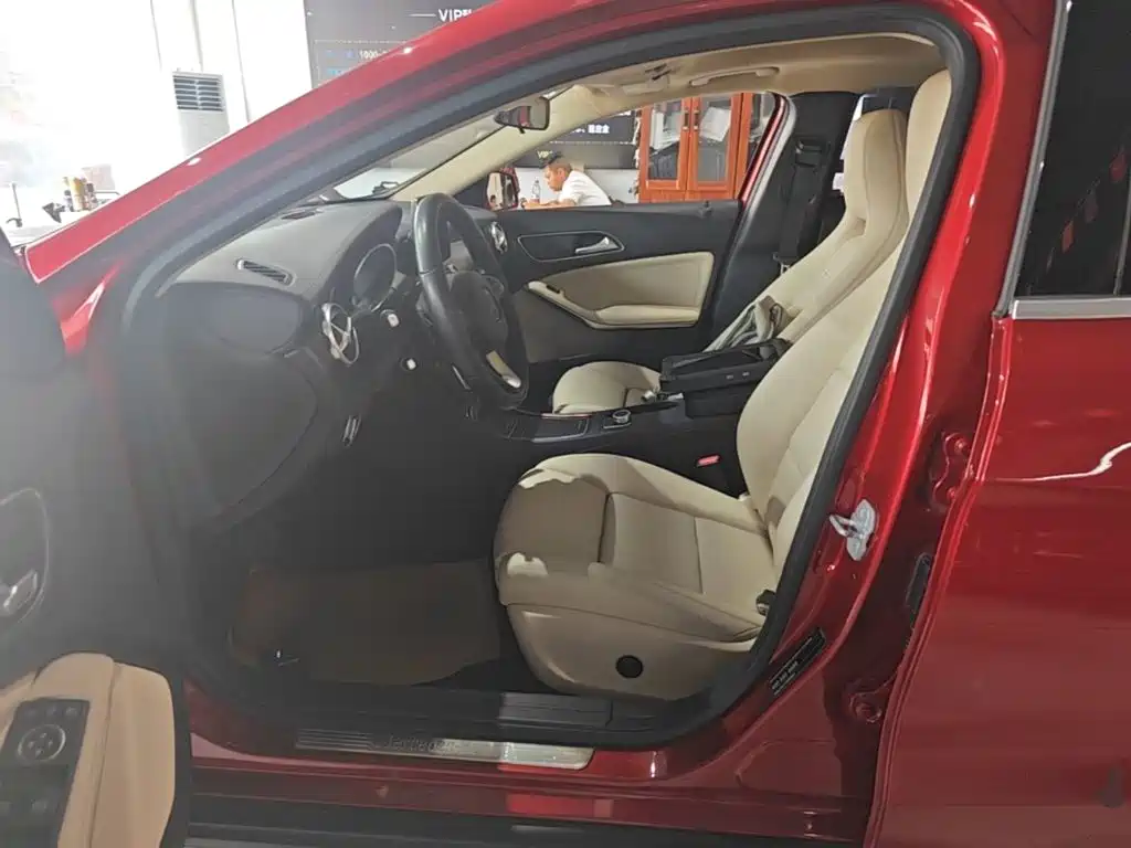 Mercedes-Benz GLA 2017 — фото 15