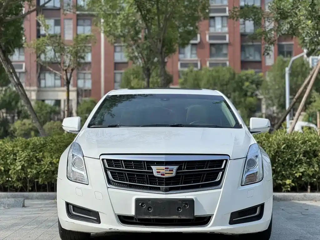 Cadillac XTS 2017 — фото 2