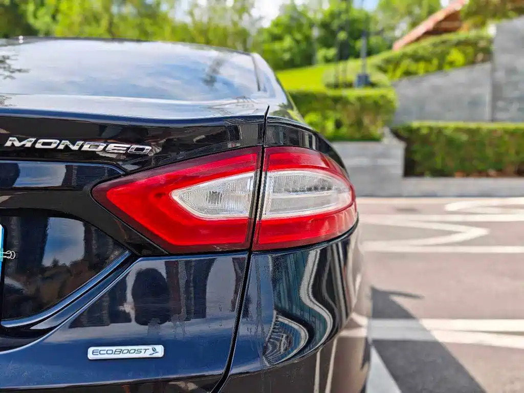Ford Mondeo 2016 — фото 31