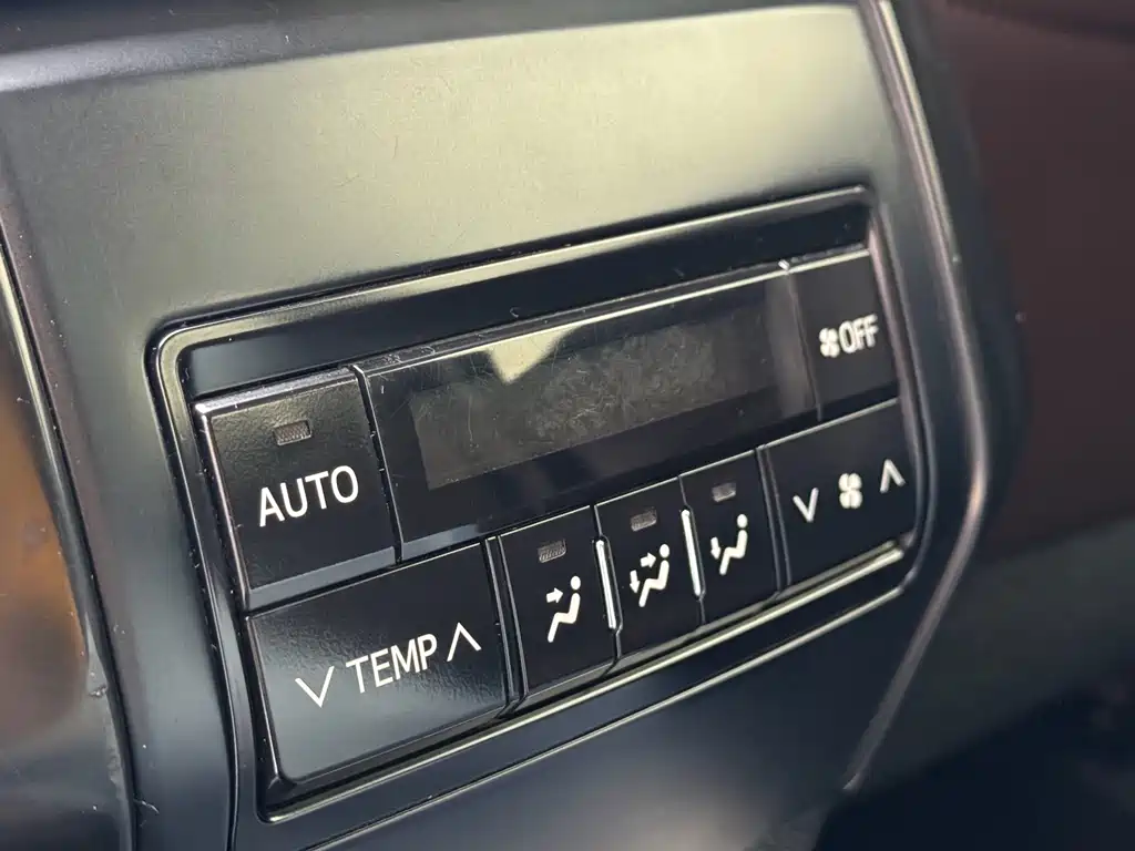 Toyota Prado 2020 — фото 23