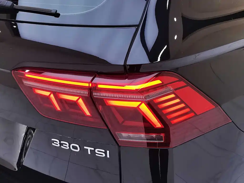 Volkswagen Tiguan L 2022 — фото 25