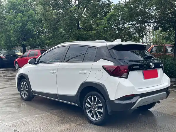 Toyota Yaris L 2022