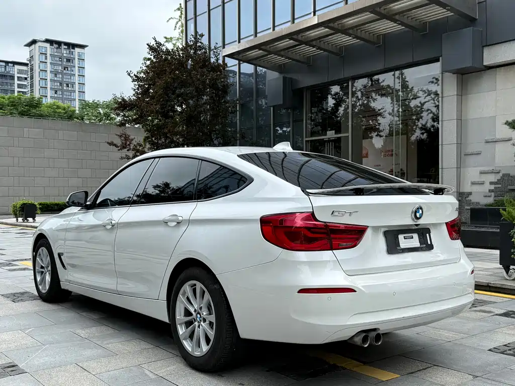 BMW 3 Series GT 2017 — фото 6