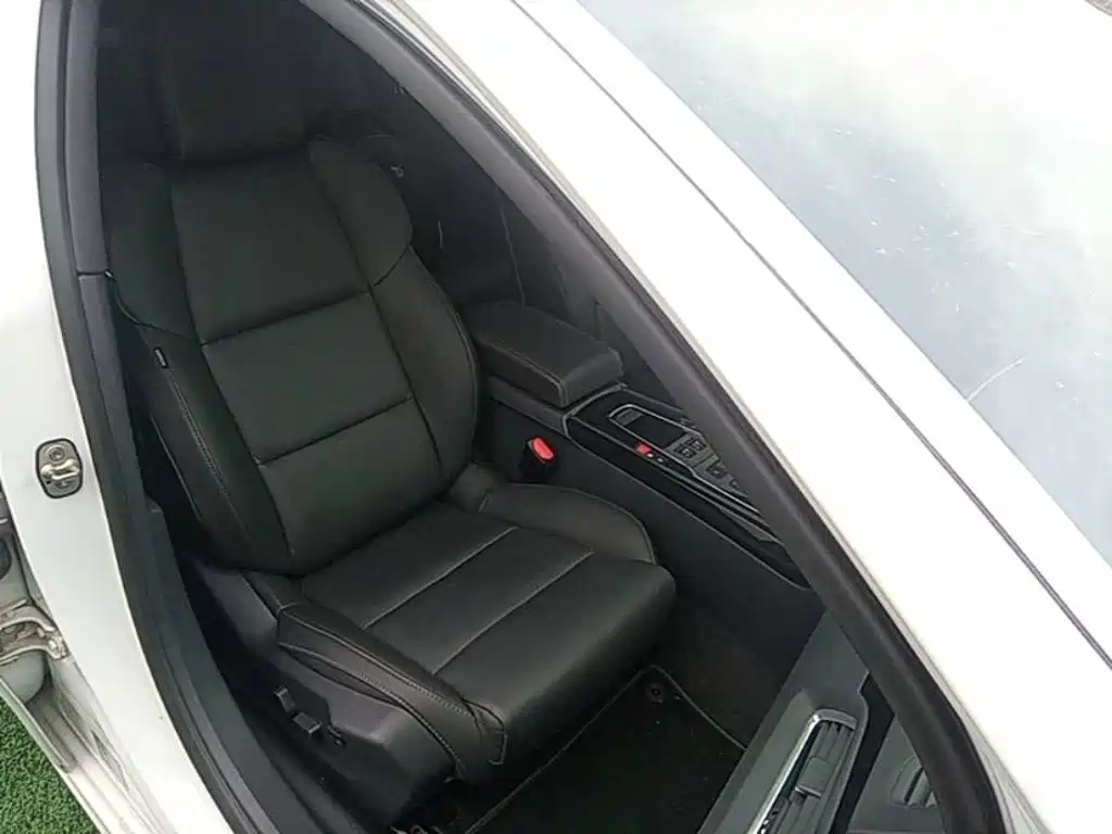 Peugeot 508 2015 — фото 25