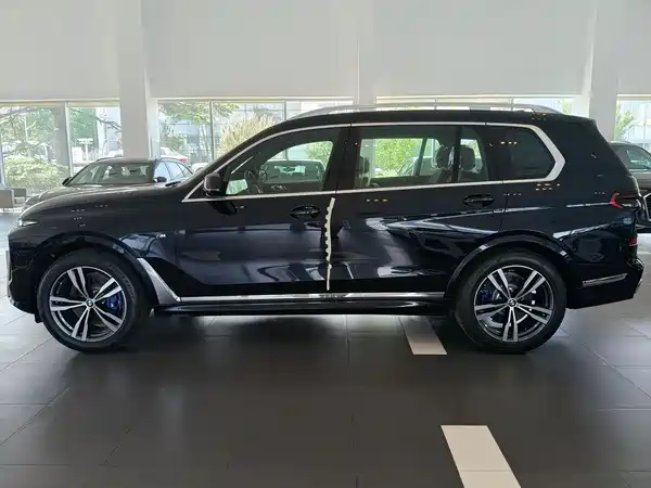 BMW X7 2024