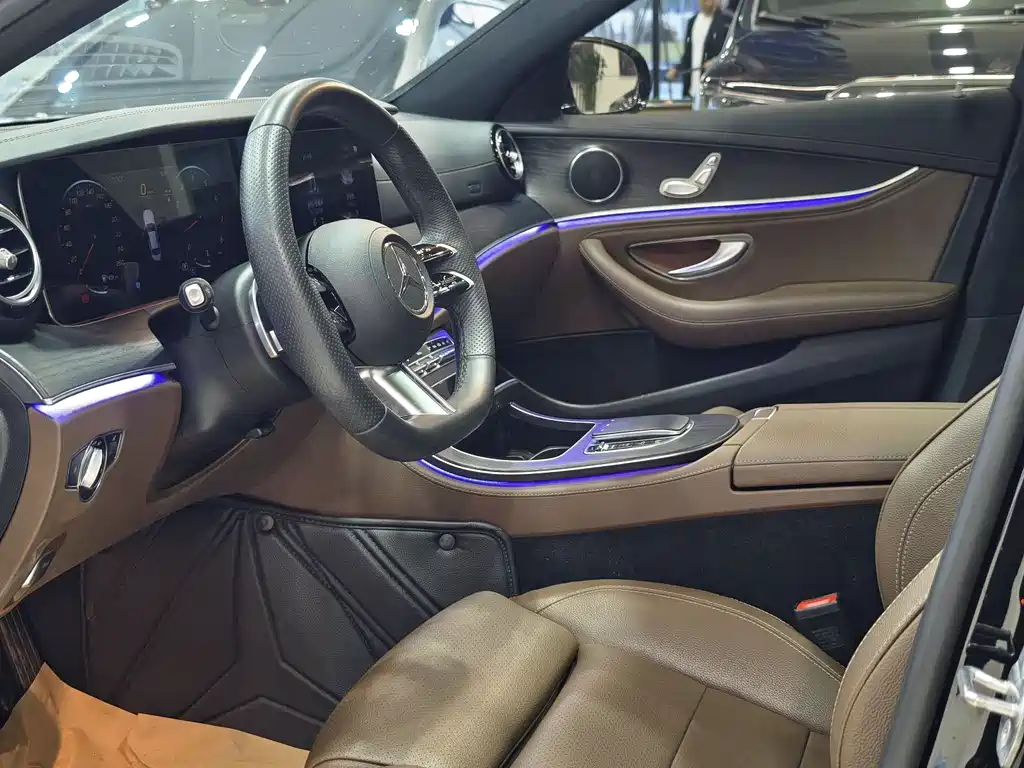 Mercedes-Benz E-Class 2023 — фото 8