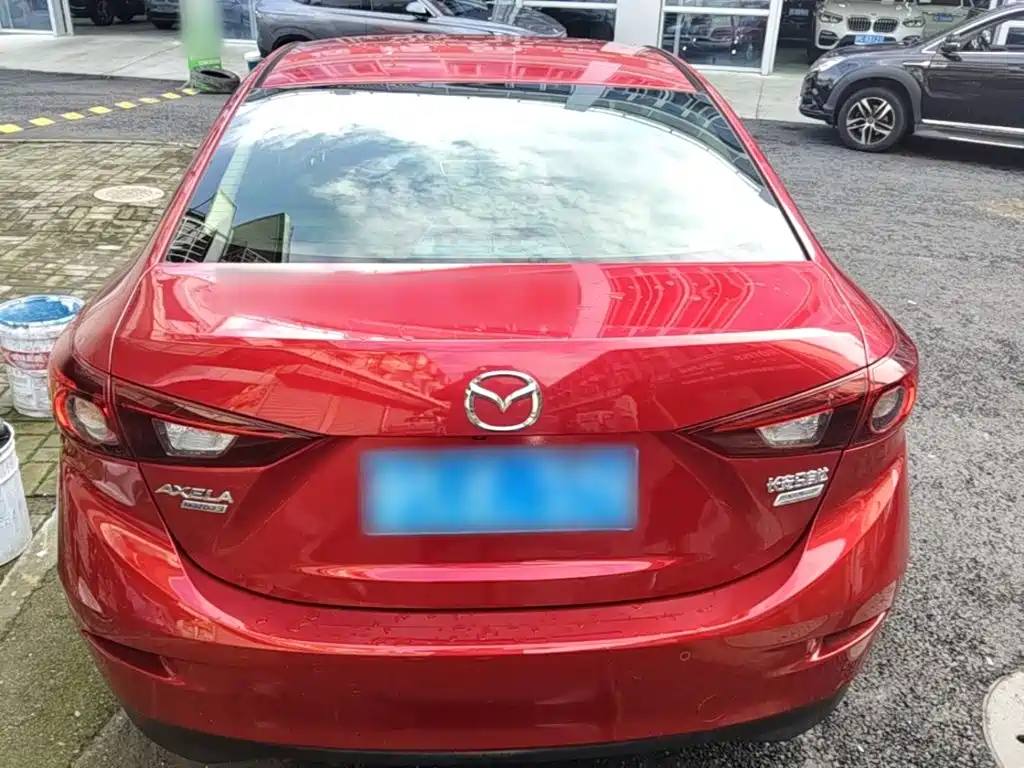Mazda 3 Axela 2015