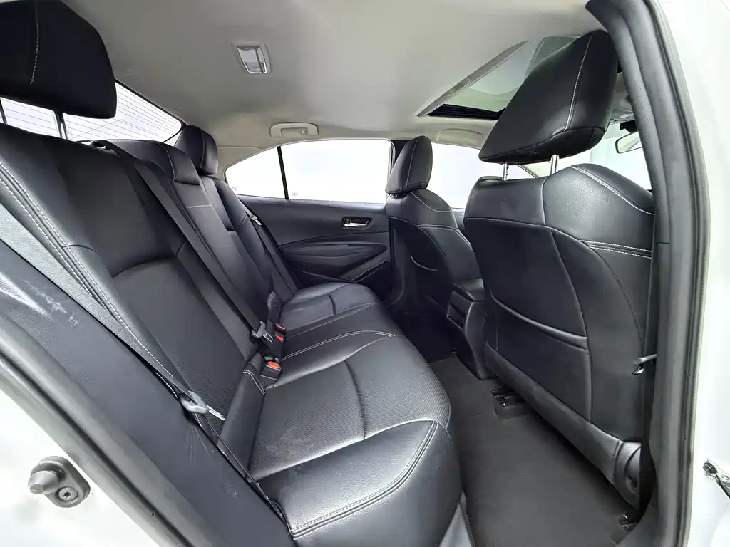 Toyota Corolla 2023 — фото 10
