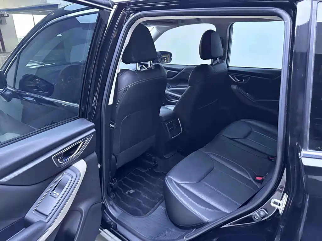 Subaru Forester 2022 — фото 14
