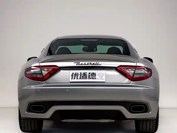 Maserati Granturismo 2013