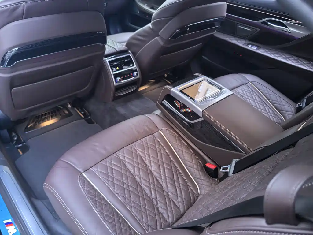 BMW 7 Series 2022 — фото 20