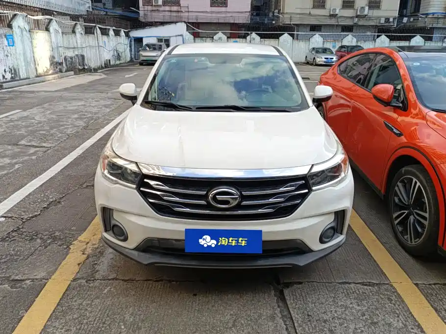 GAC Trumpchi GS4 2016 — фото 2