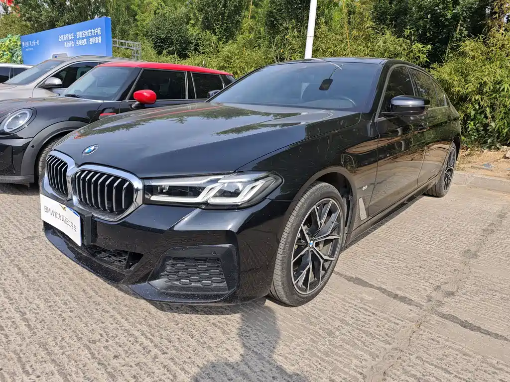 BMW 5 Series 2022 — фото 1
