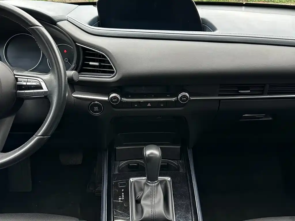 Mazda CX-30 2021 — фото 22