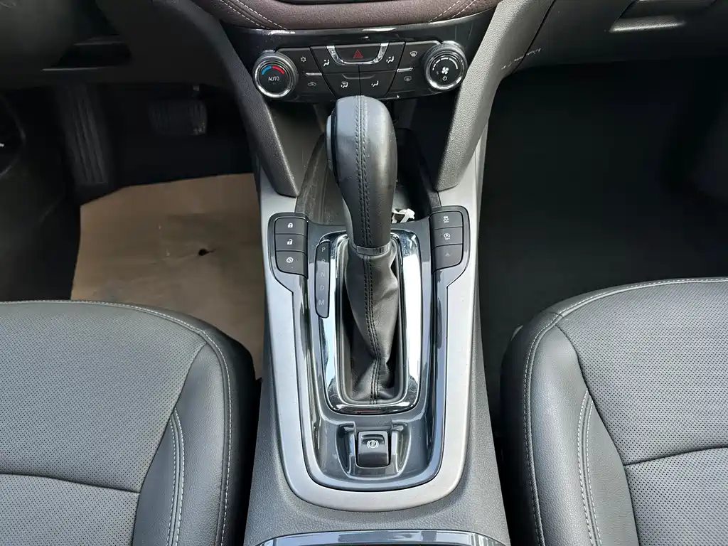 Chevrolet Malibu 2017 — фото 13