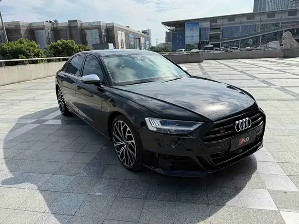 Audi S8 2021