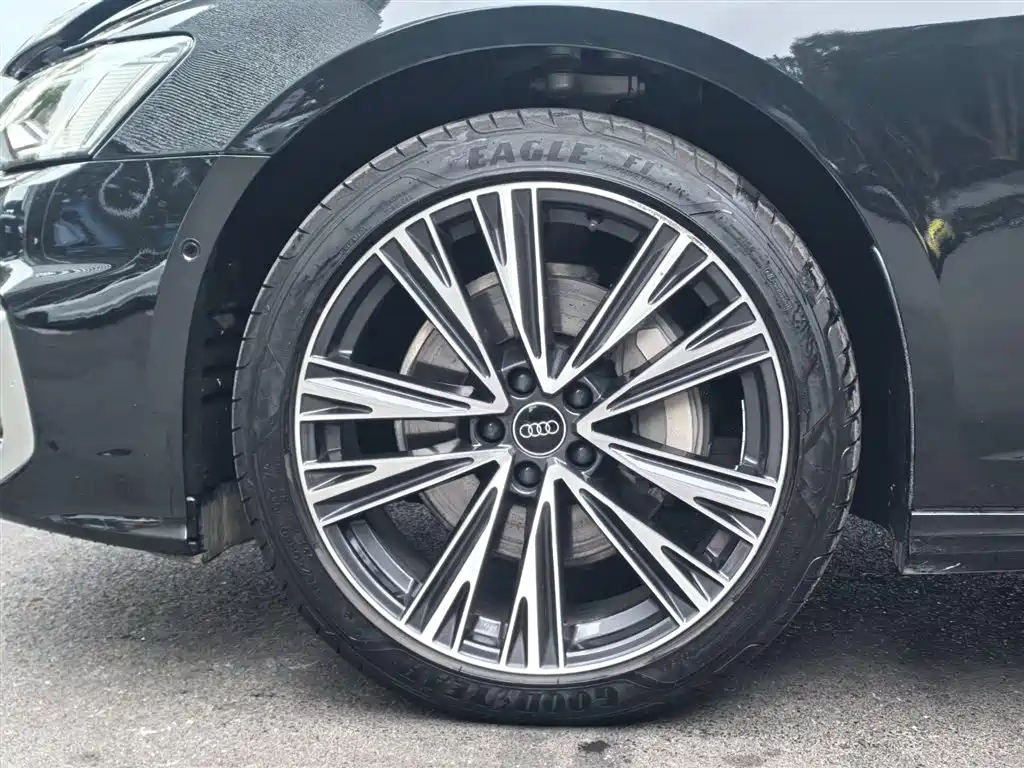 Audi A6L 2025 — фото 18