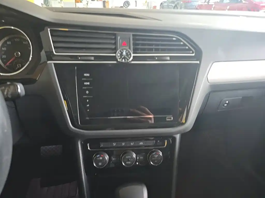 Volkswagen Tiguan L 2019 — фото 13