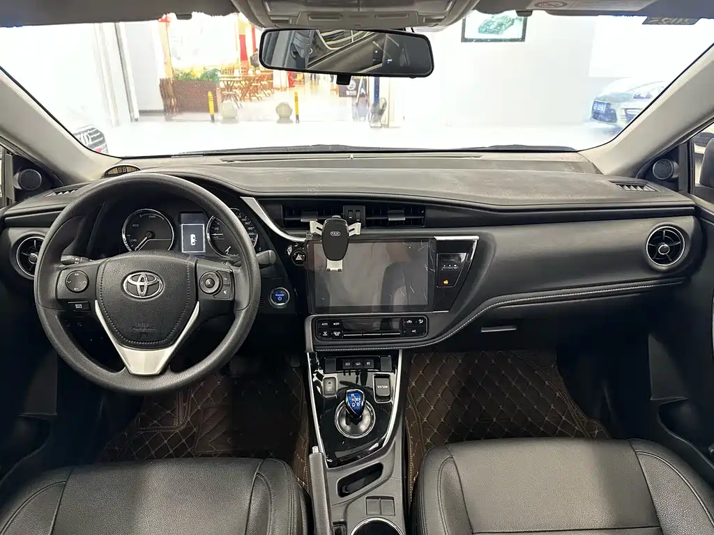 Toyota Corolla Hybrid 2019 — фото 17
