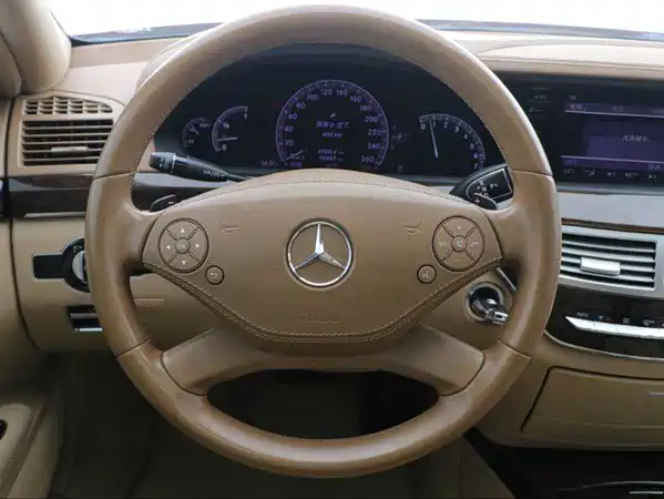 Mercedes-Benz S-Class 2012