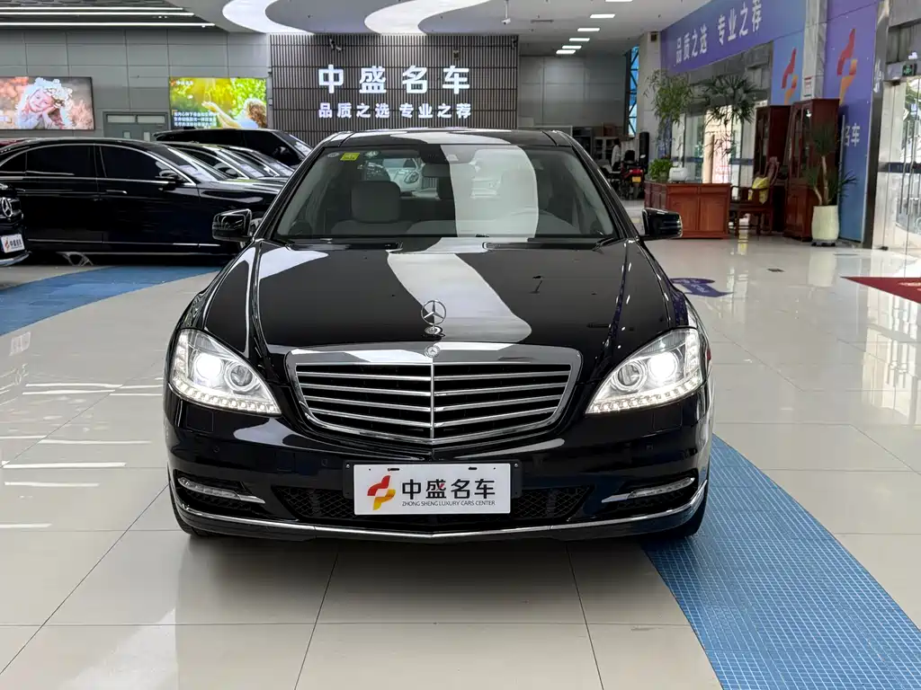 Mercedes-Benz S-Class 2011