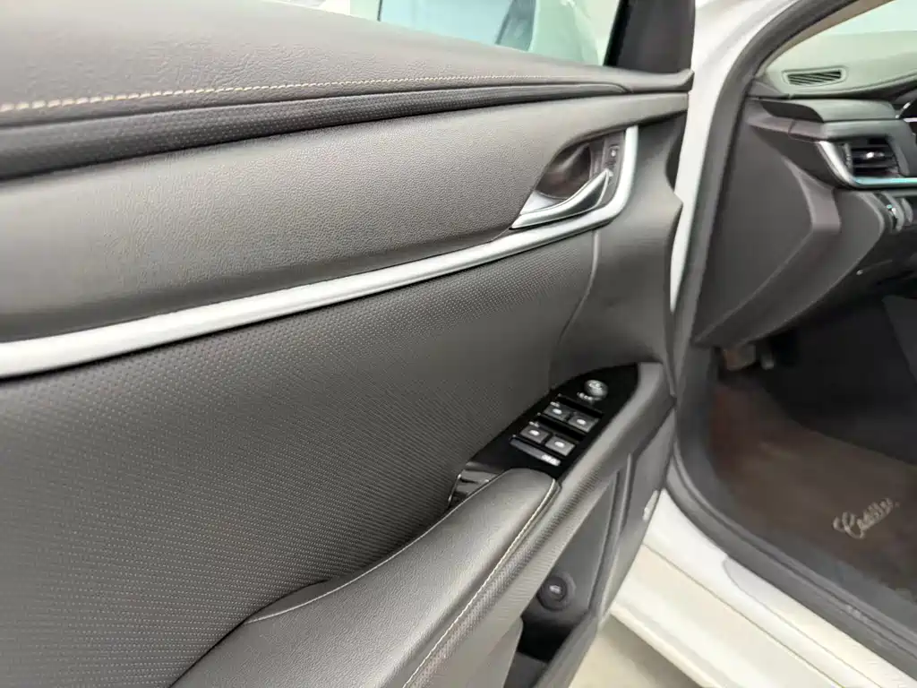 Cadillac XTS 2018 — фото 13