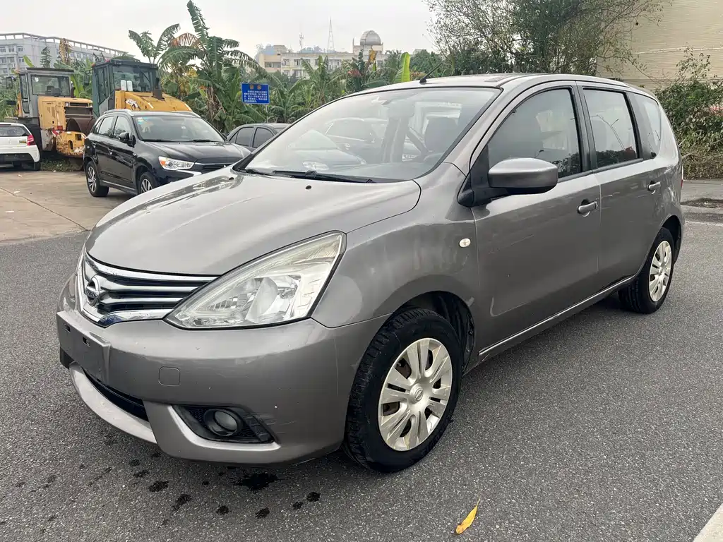 Nissan Livina 2014
