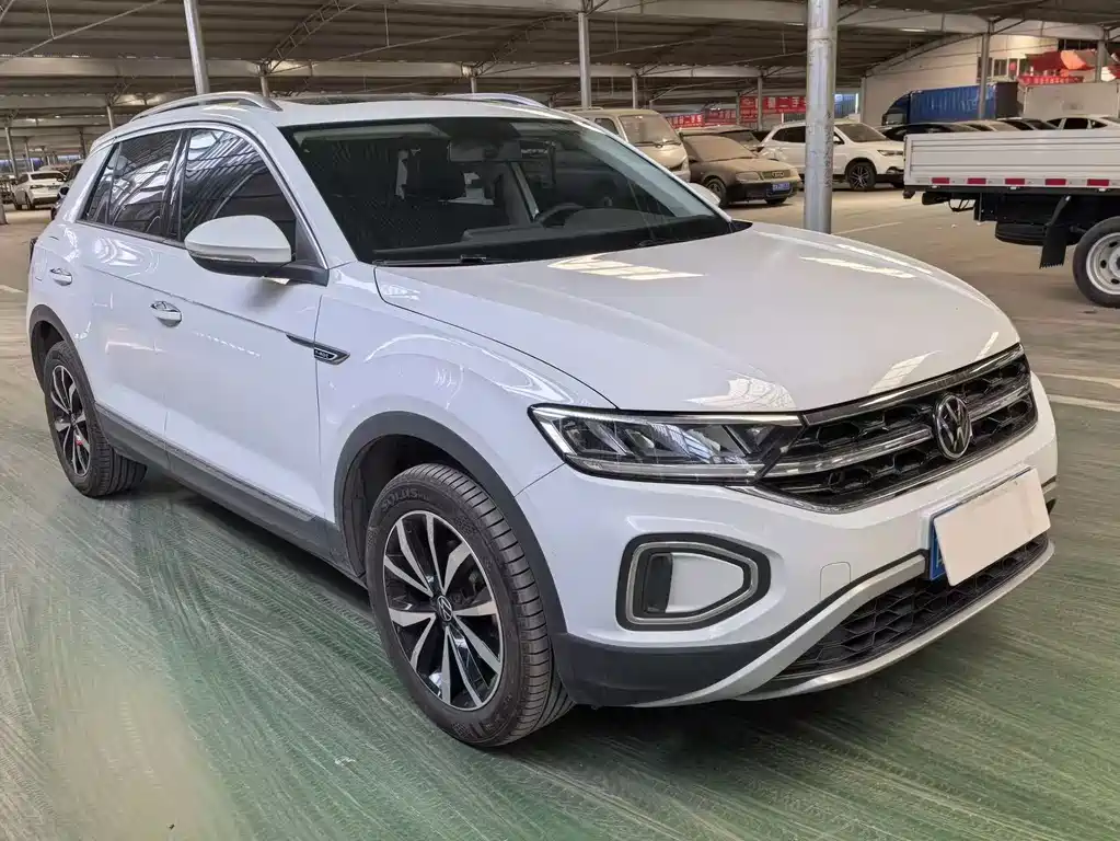 Volkswagen T-Roc 2023 — фото 3