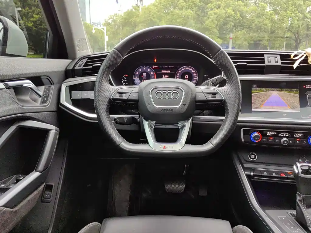 Audi Q3 Sportback 2021 — фото 28
