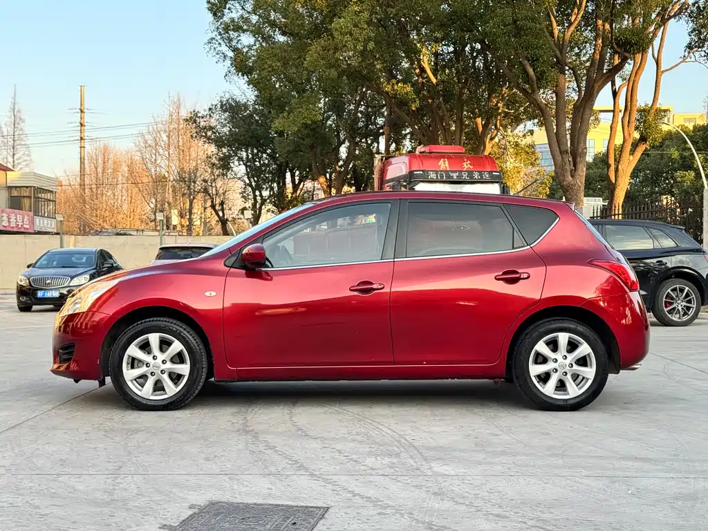 Nissan Tiida 2015 — фото 14