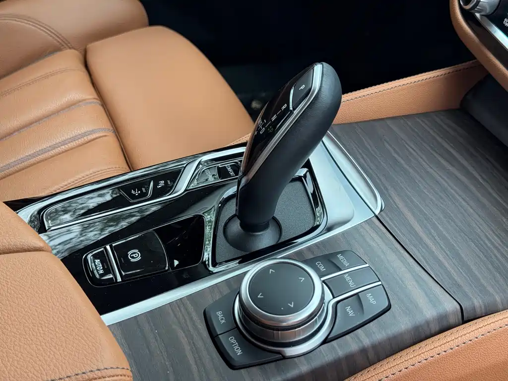 BMW 6 Series GT 2022 — фото 13