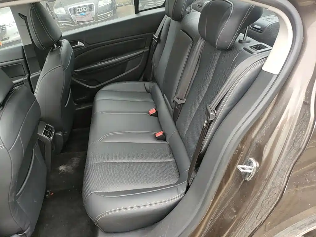 Peugeot 408 2015 — фото 17