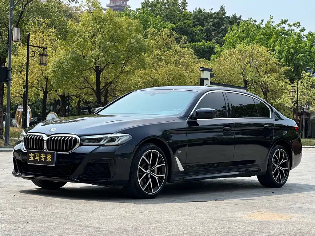 BMW 5 Series 2022 — фото 1