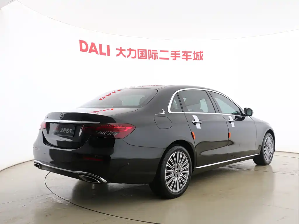 Mercedes-Benz E-Class 2023 — фото 15