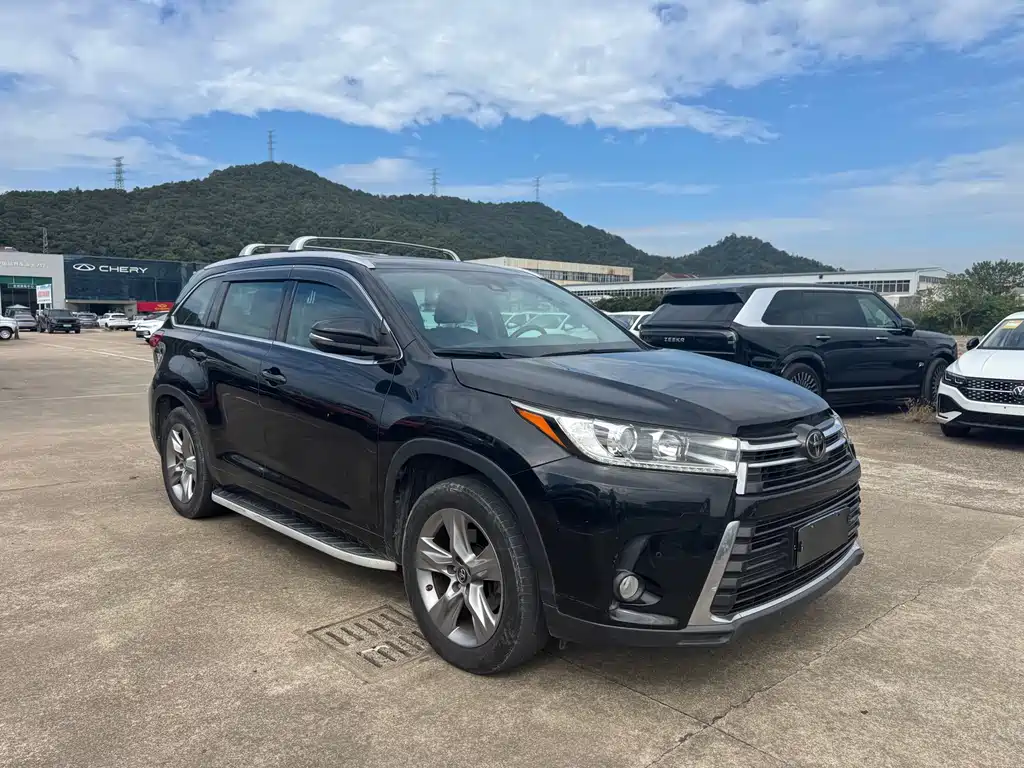 Toyota Highlander 2020 — фото 1