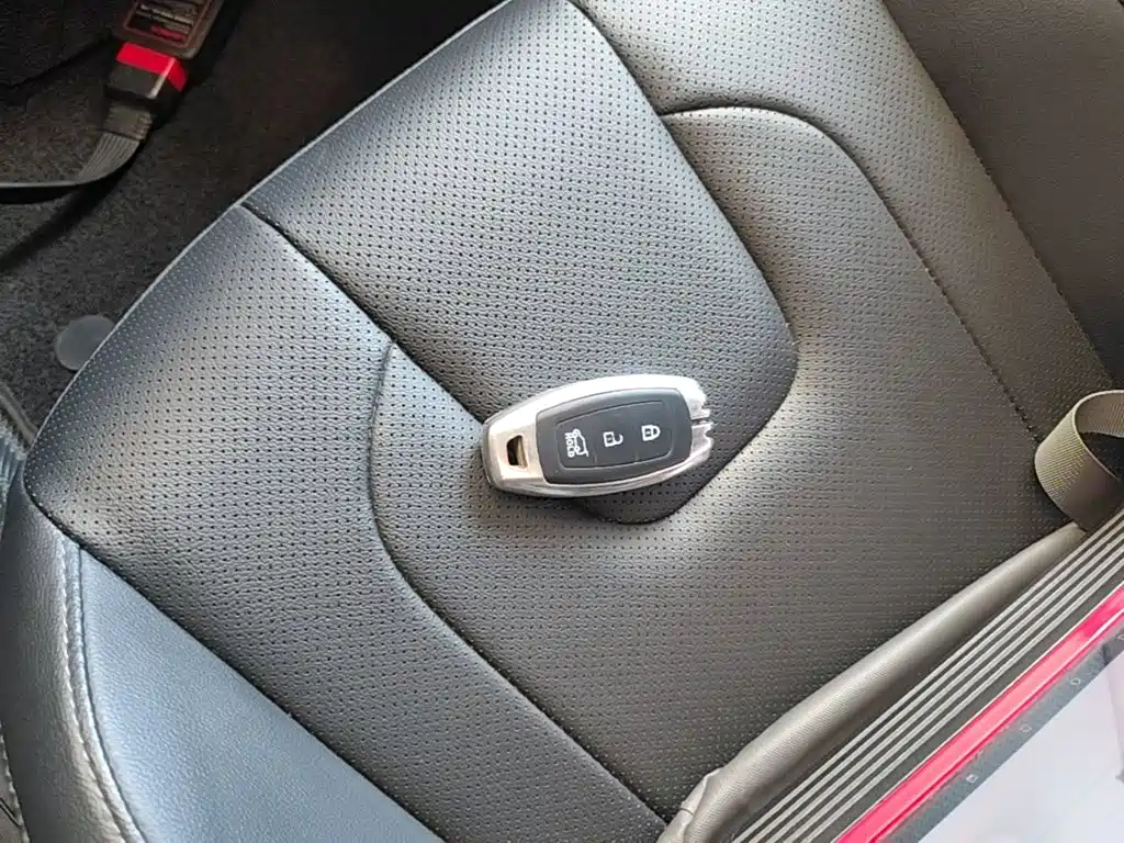 Hyundai Elantra 2023 — фото 9