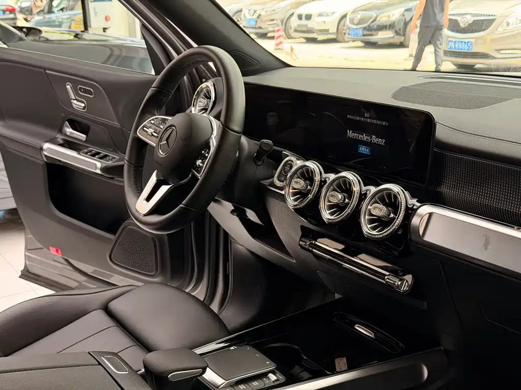 Mercedes-Benz GLB 2022 — фото 16