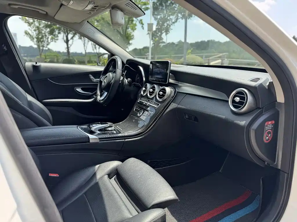 Mercedes-Benz C-Class 2017 — фото 11