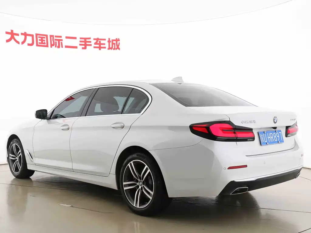 BMW 5 Series 2020 — фото 15