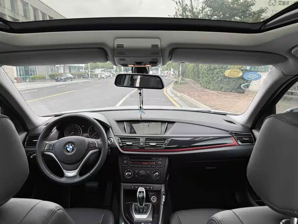 BMW X1 2016 — фото 12