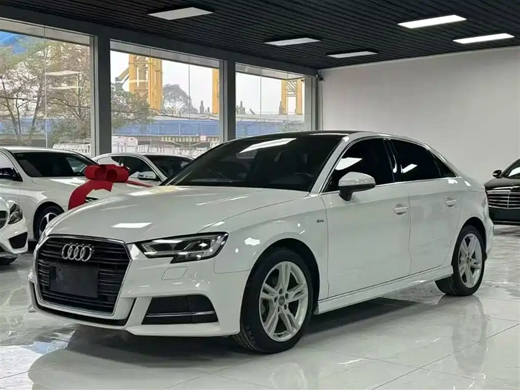 Audi A3 2019 — фото 1