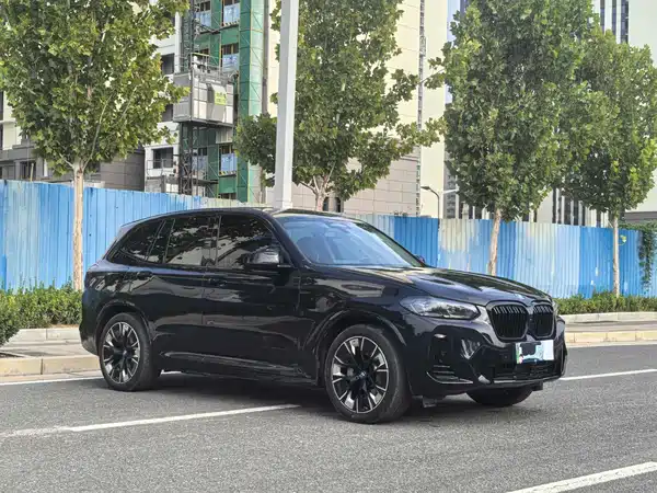 BMW iX3 2024