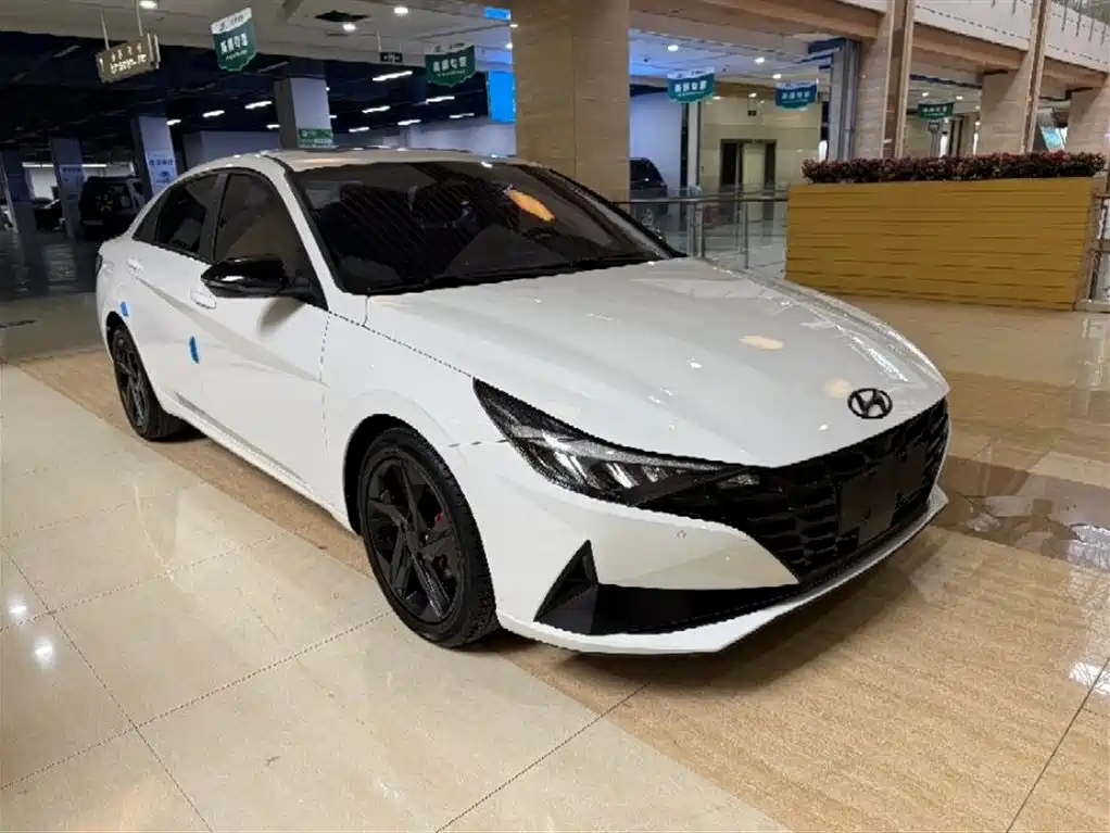 Hyundai Elantra 2023