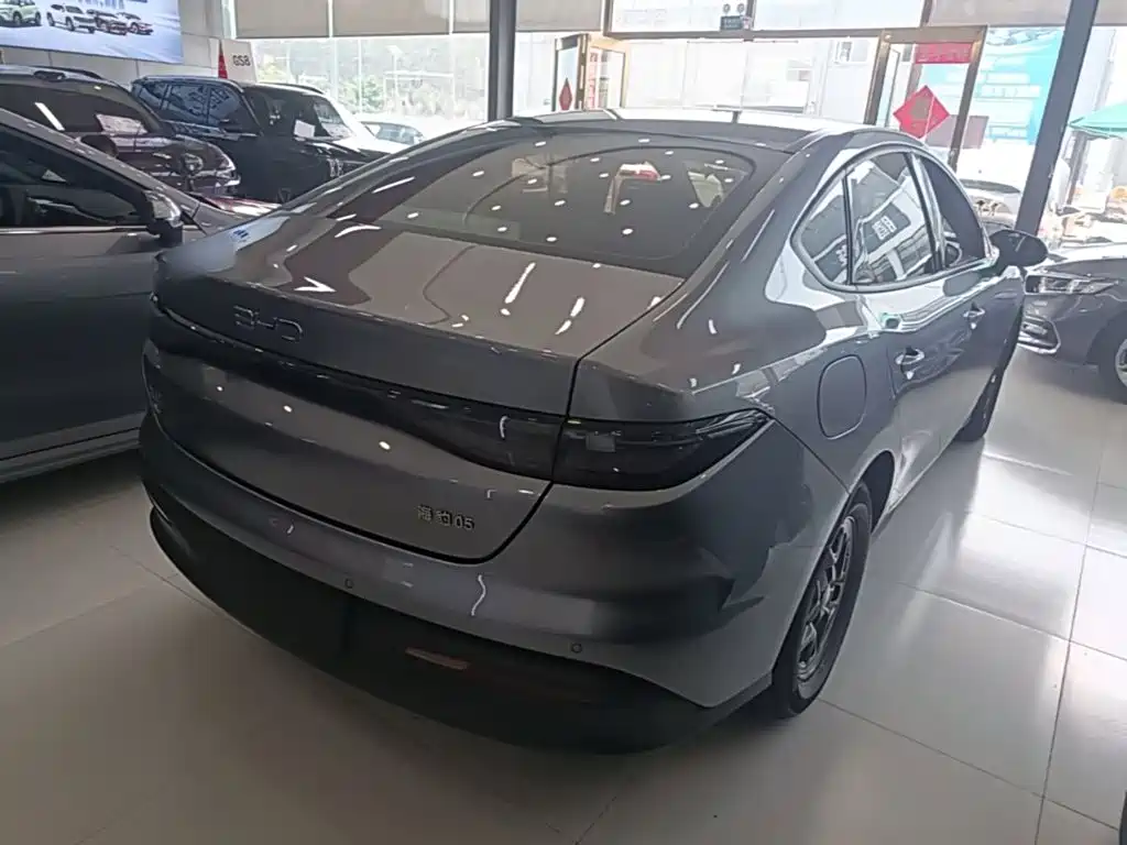 BYD Seal 05 DM-i 2025 — фото 7