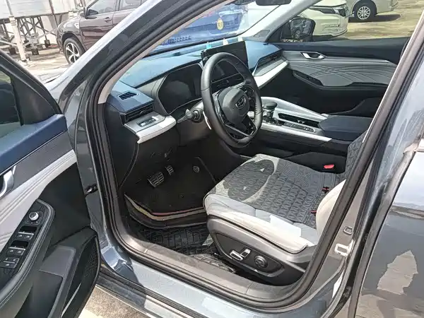 Geely Xingrui 2023