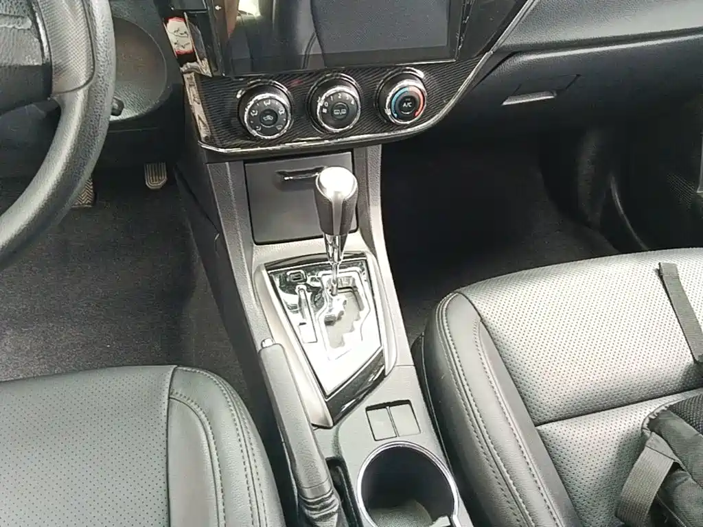 Toyota Corolla 2016 — фото 14