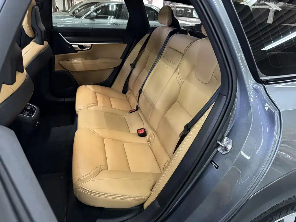 Volvo V90 2017 — фото 14