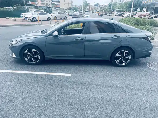Hyundai Elantra 2021