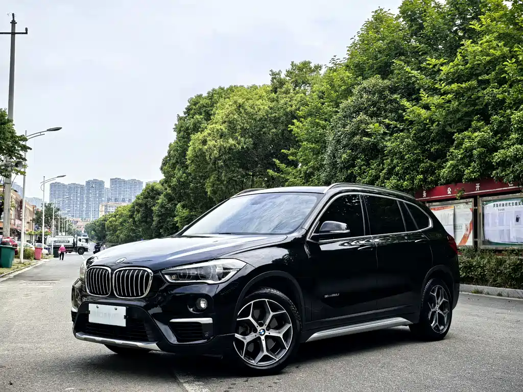 BMW X1 2017 — фото 1